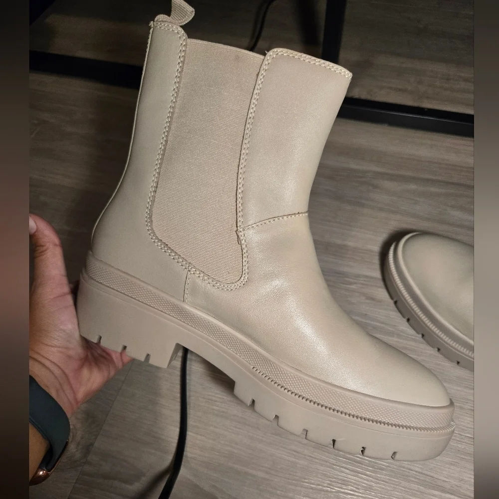 Cougar Women's Swinton-L Boots, Cream Sz 10 Like New